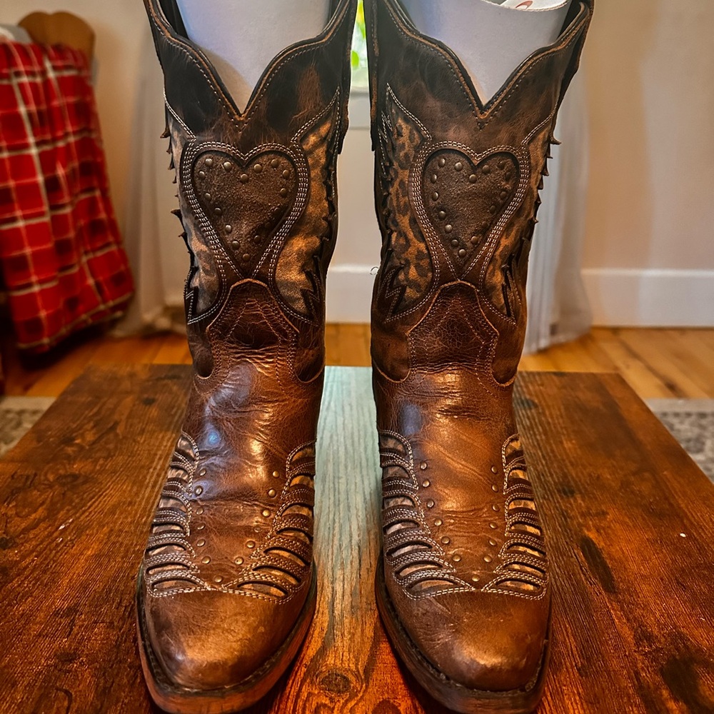 Women’s sz.8 Laredo cowboy boots
